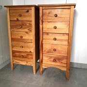 Paire de  chiffoniers 5 tiroirs en pin  . années 80
