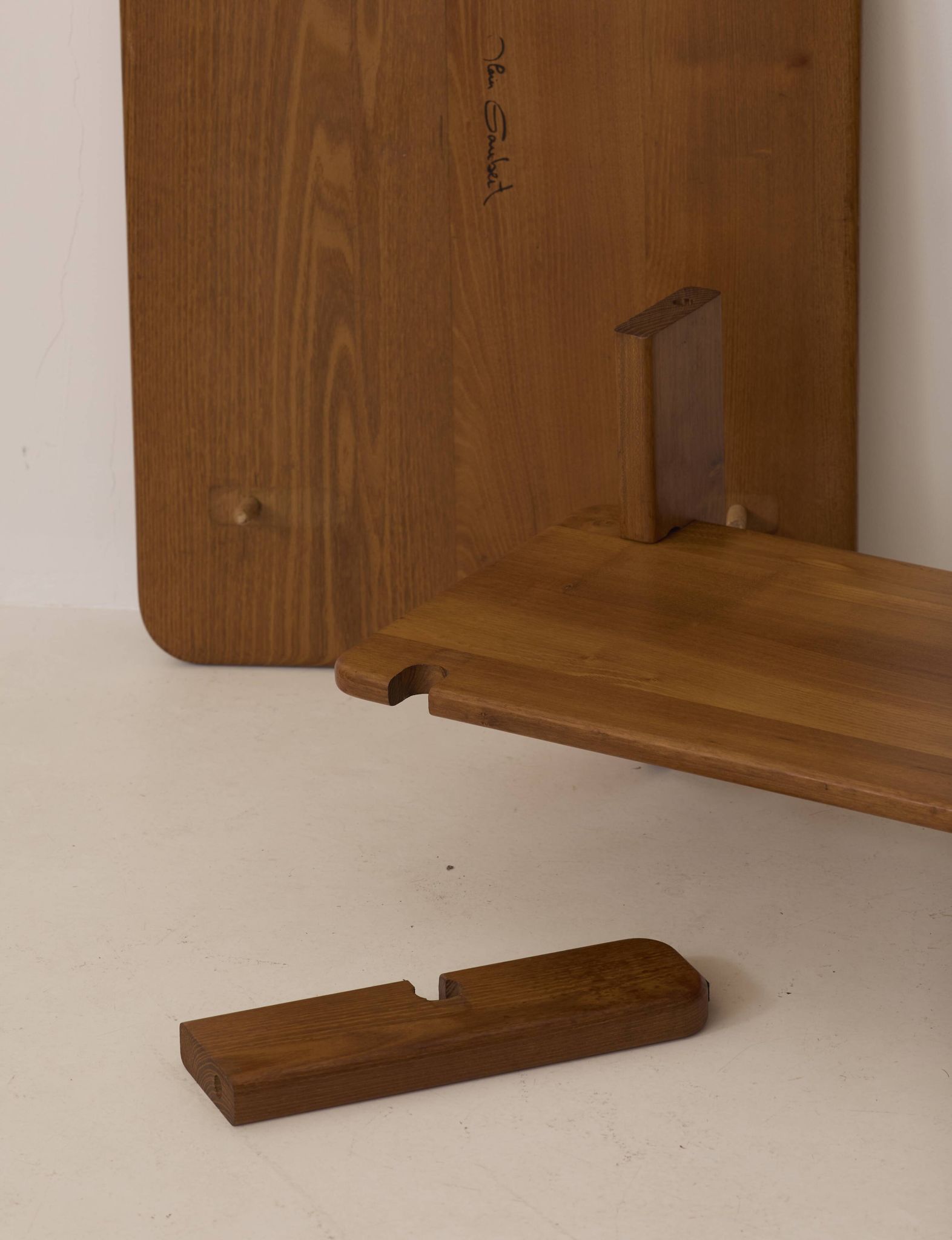 Table basse en Orme Massif par Alain Gaubert vintage Circa 1980