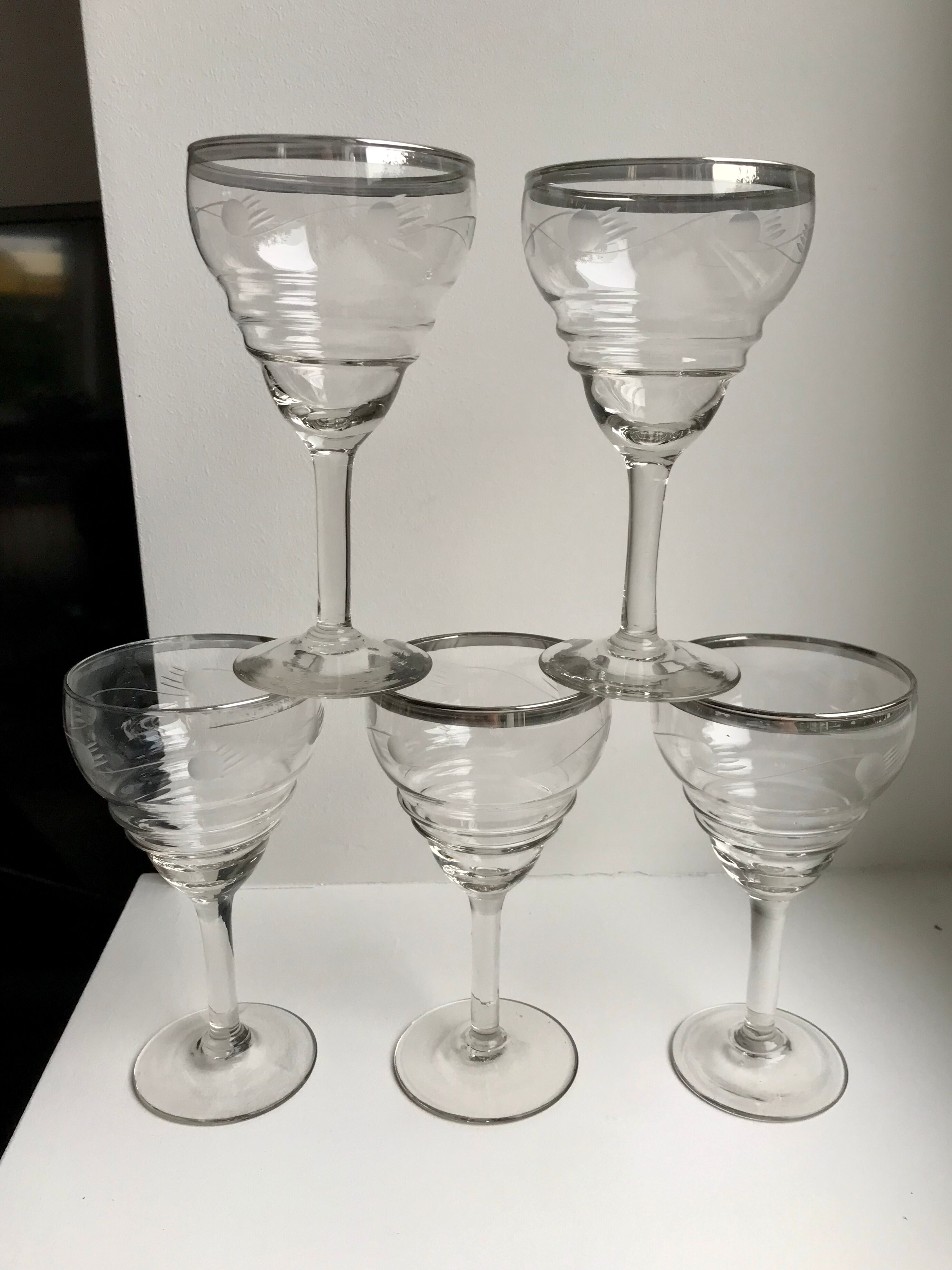 Set of 5 wine glasses in engraved crystal and silver edging 50s