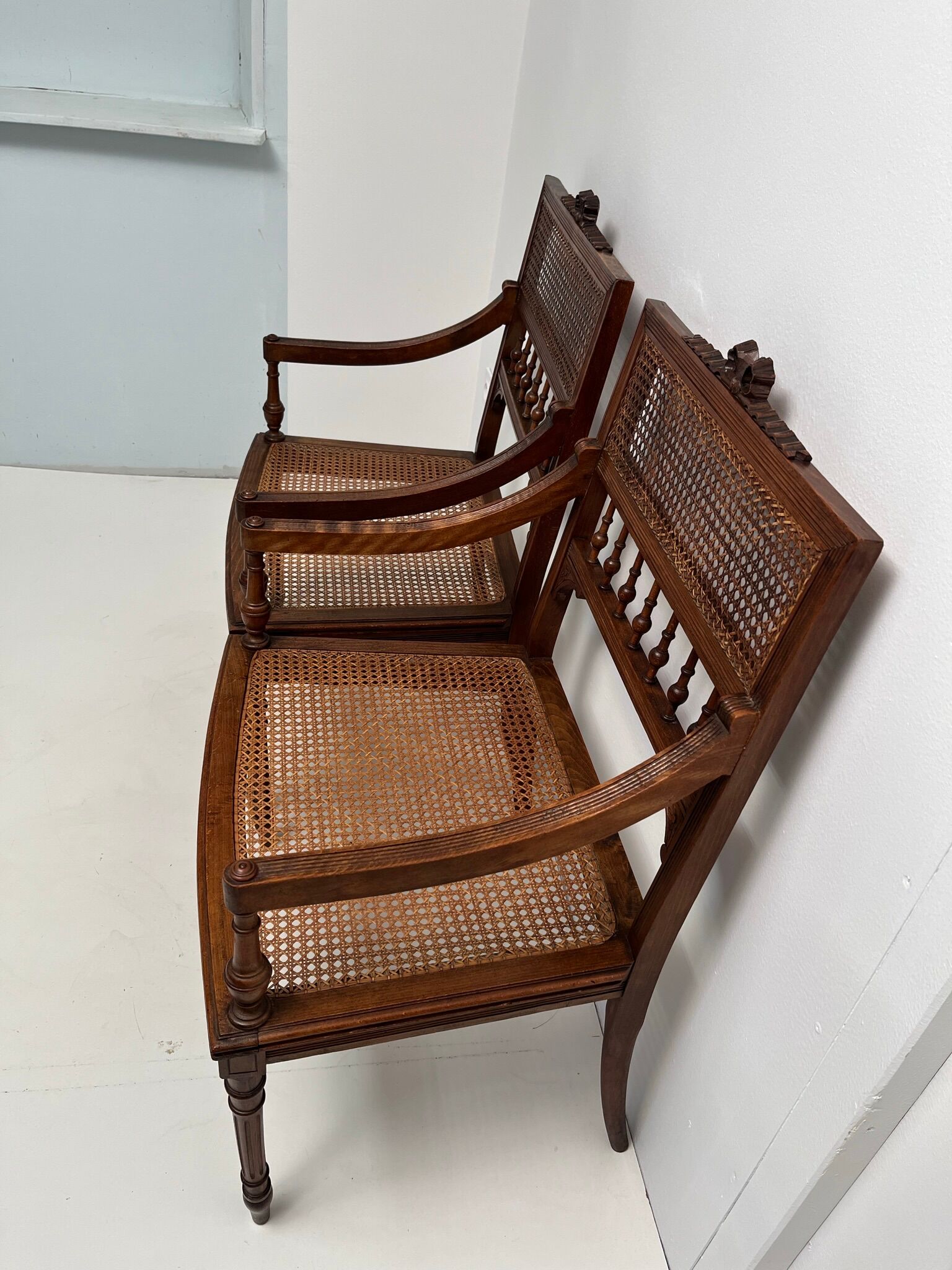 Paire de fauteuils cannés - Époque Louis XVI