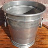Ice bucket (or champagne bucket)