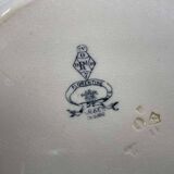 Pair of round Minton English porcelain dishes, Florentine pattern