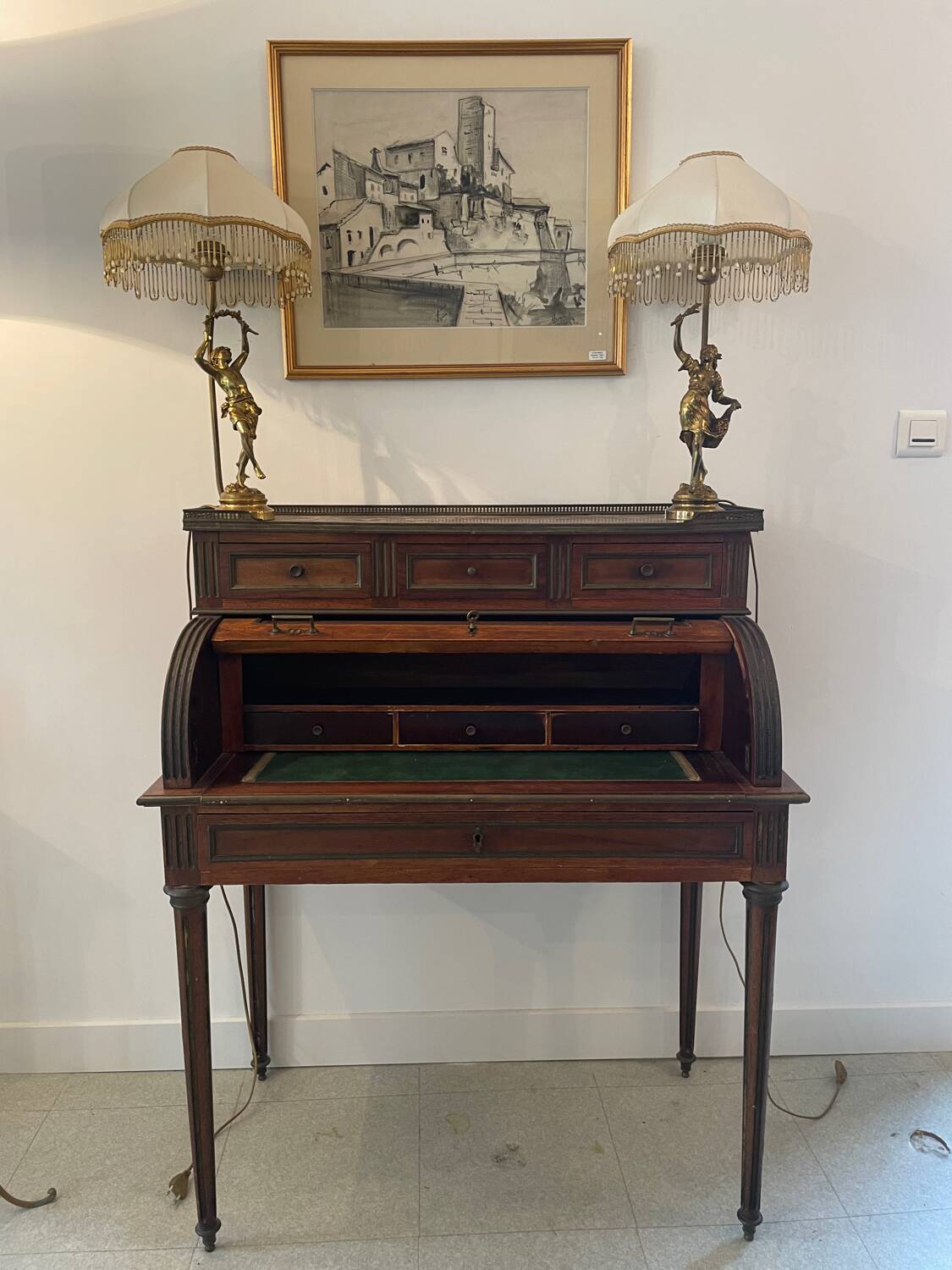 Happiness of the day/Louis XVI cylinder desk