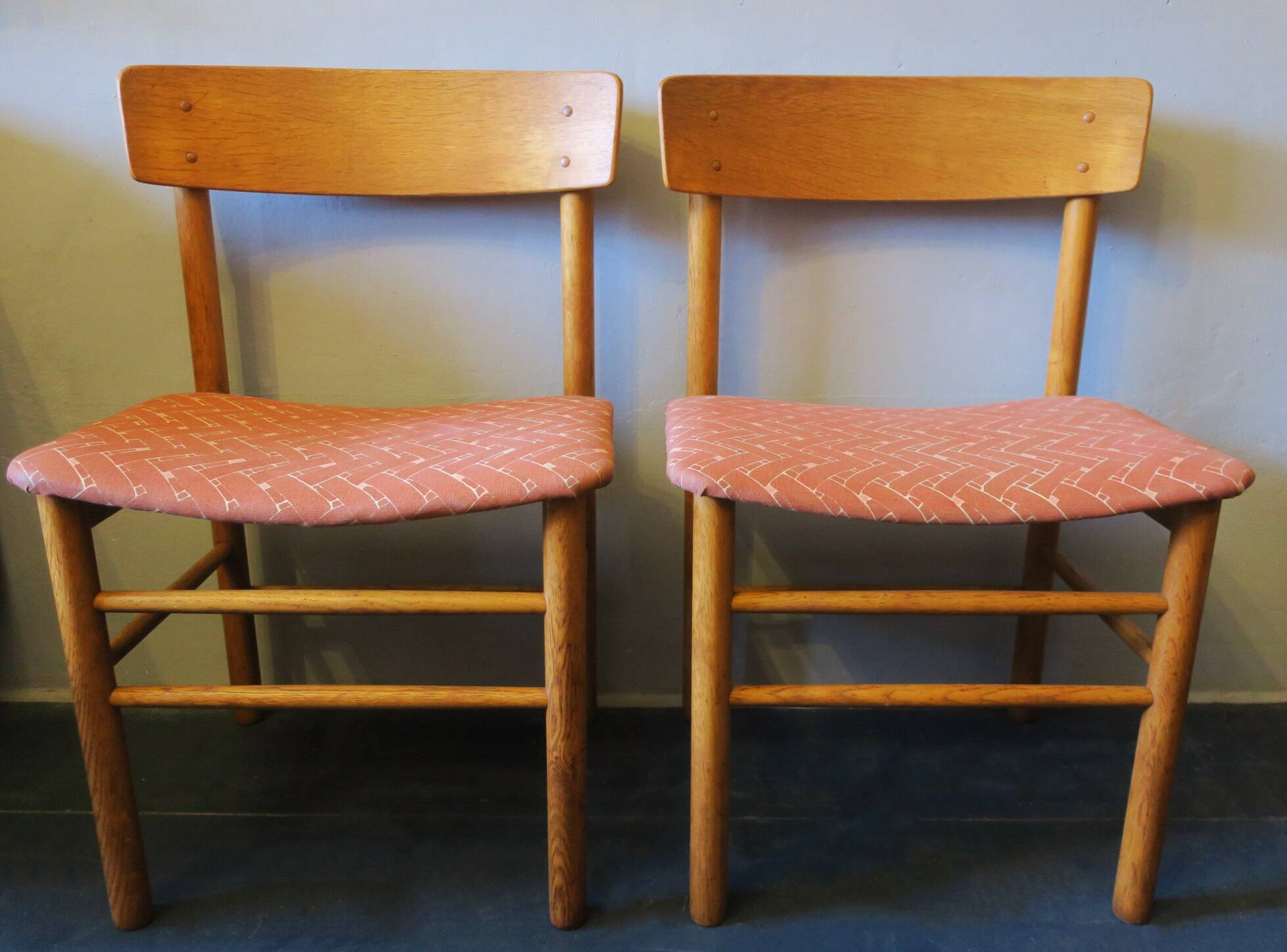 Paire de chaises Borge Mogensen J39 Shaker en bois d'orme massif, années 1950
