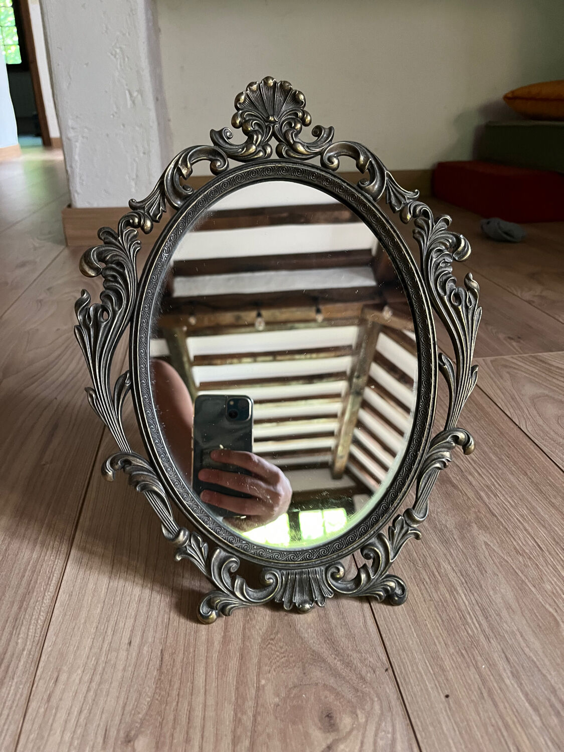 Dressing table mirror