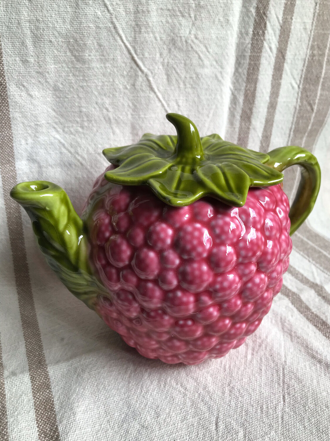 Raspberry slip teapot