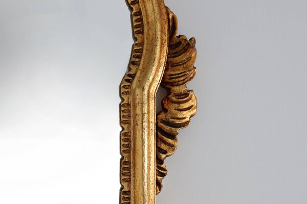 Miroir doré de style baroque du milieu du siècle, France, années 1950
