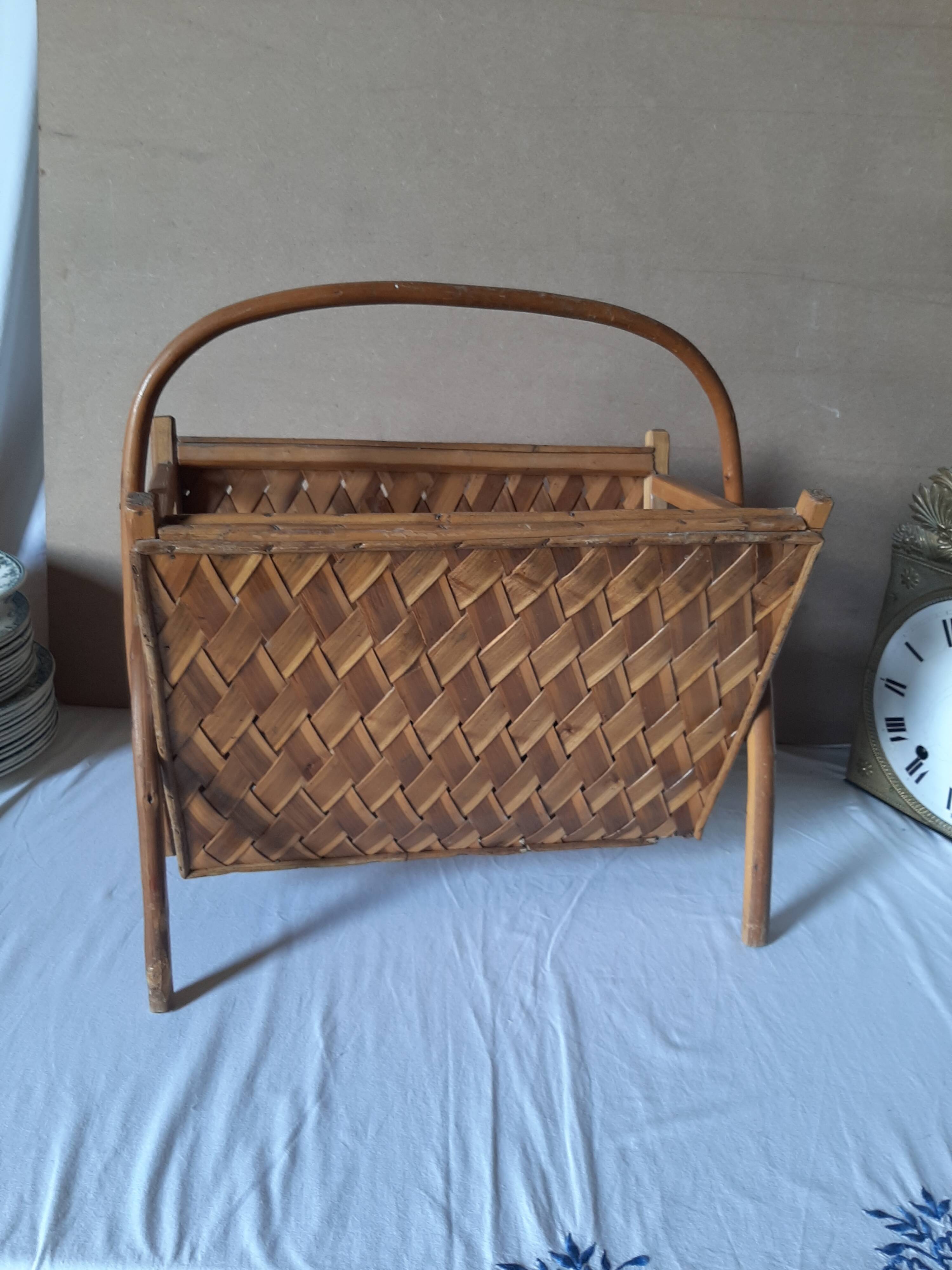 Porte revue vintage en chataignier
