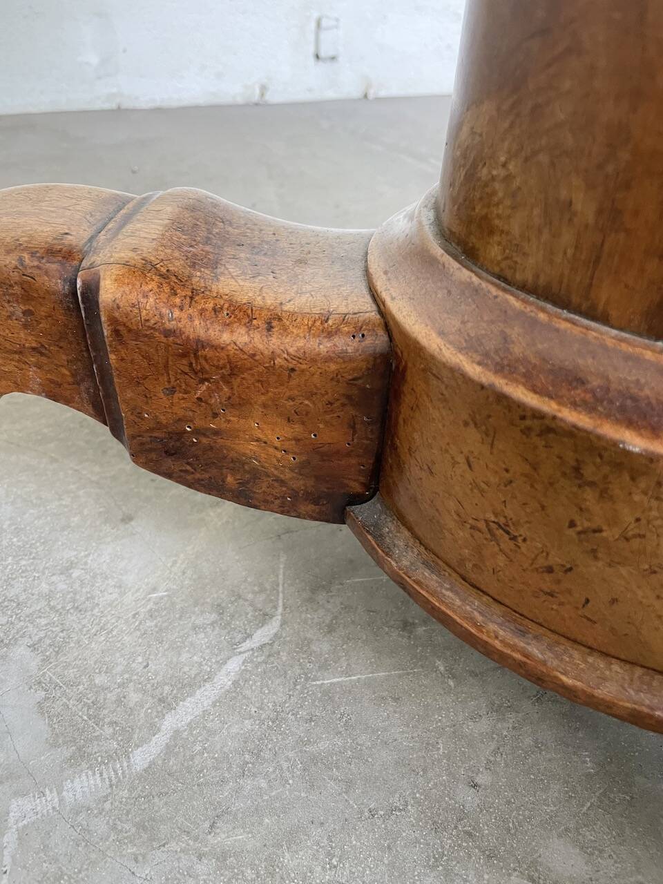 Empire walnut and marble pedestal table, late 19th century