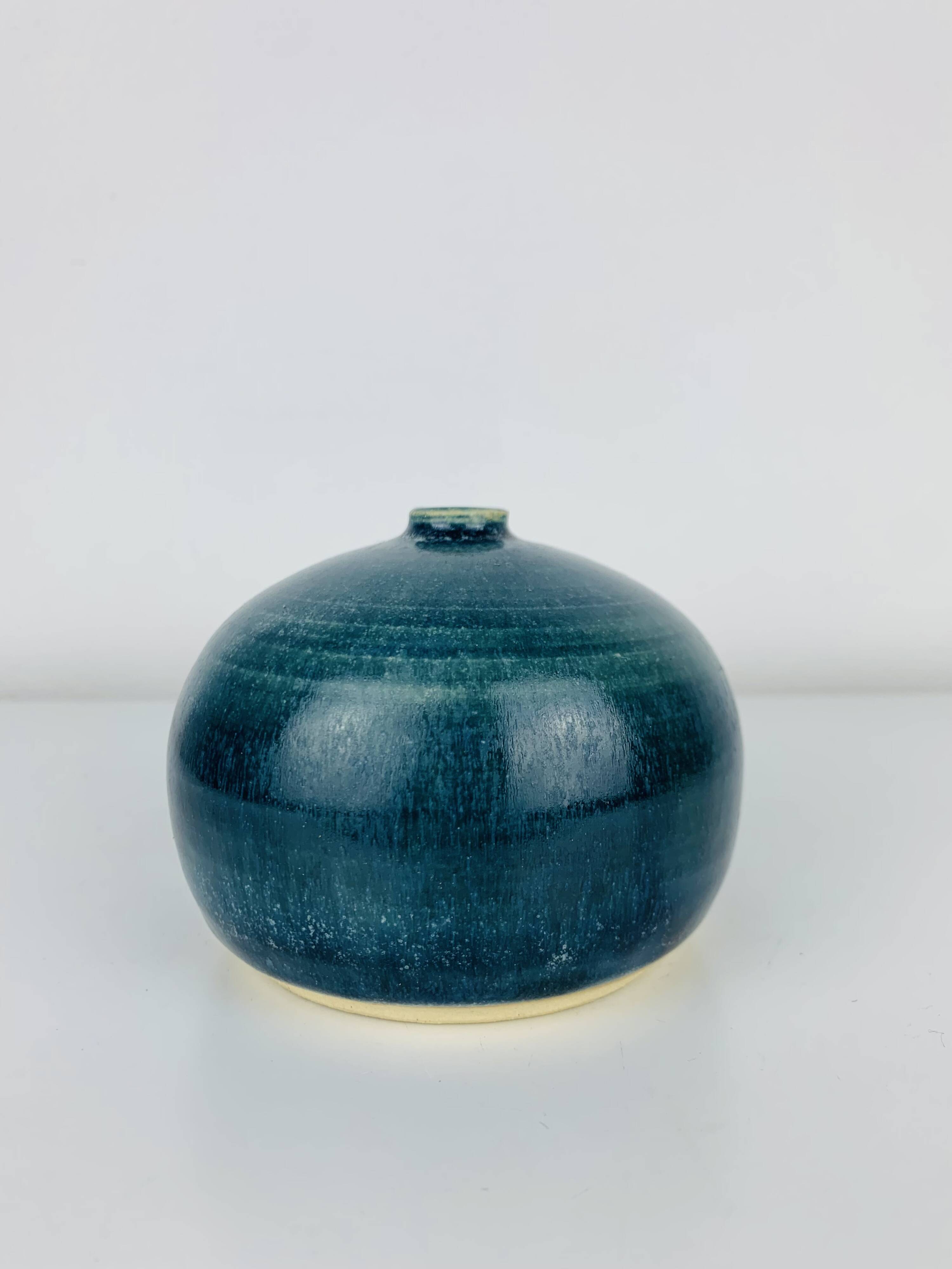 Vase boule céramique bleu, vintage