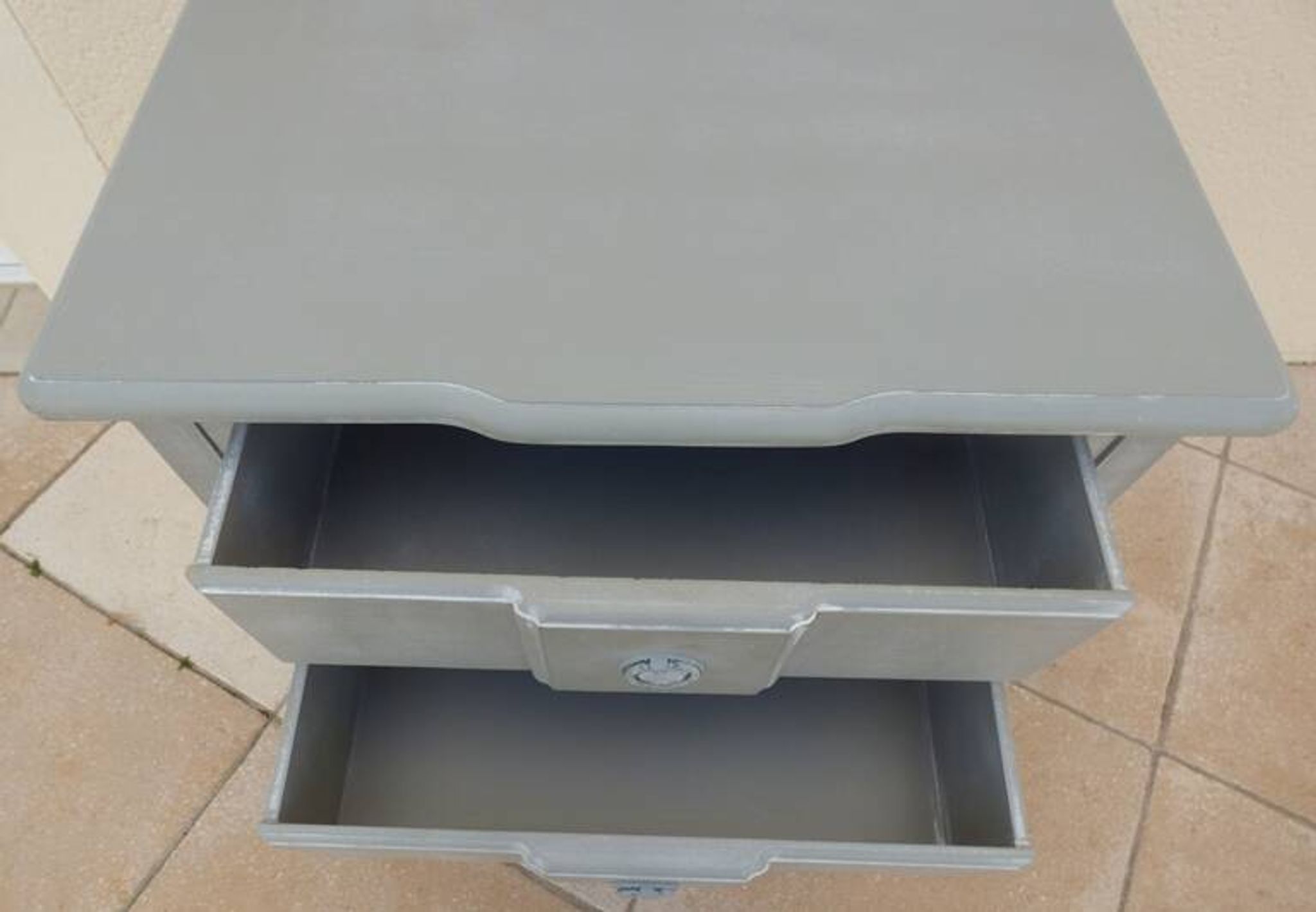 Chic piece of versatile furniture with 2 drawers in Louis XV style - excellent