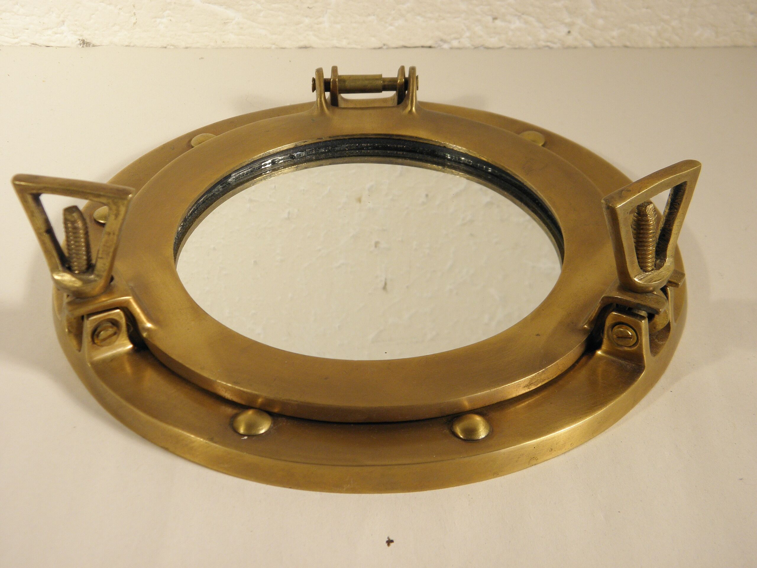 Mirror "porthole" in brass 18 cm