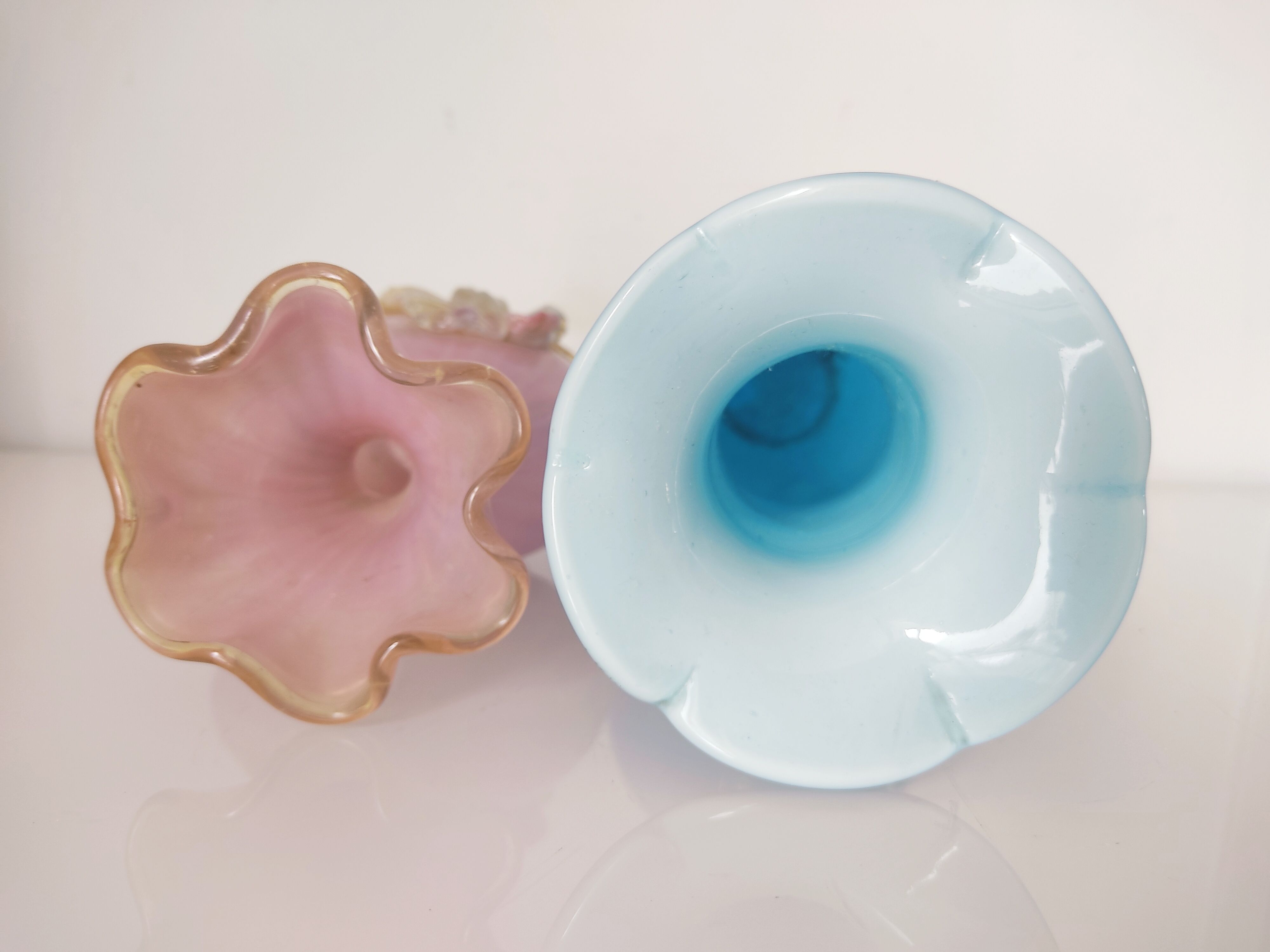 Ensemble de deux vases de Murano fleurs en relief