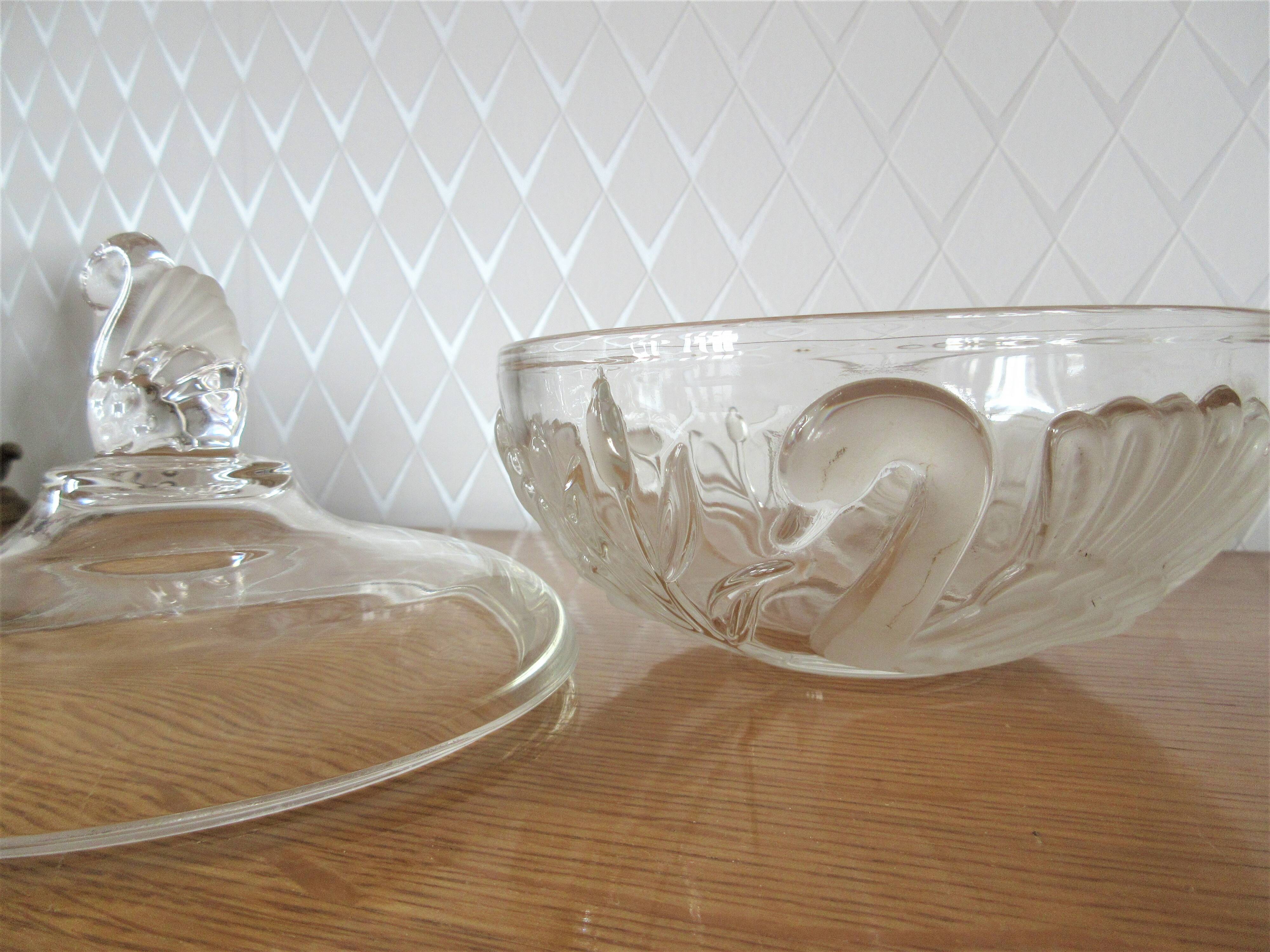 Vintage "swans" glass candy