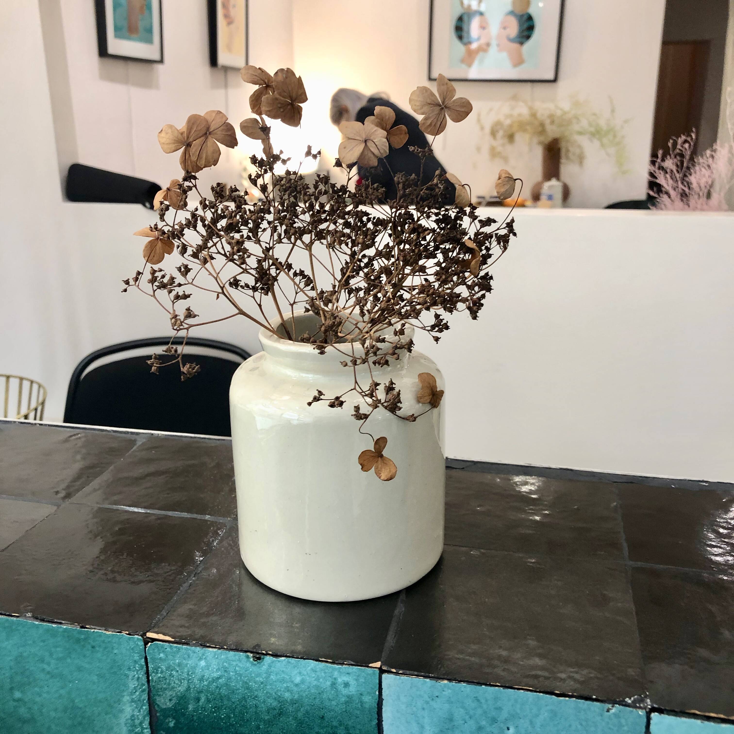 Enamelled stoneware pot