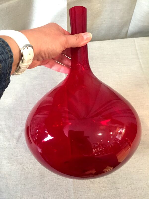 Bouteille ou soliflore rouge oignon avec bouchon en bois vintage murano