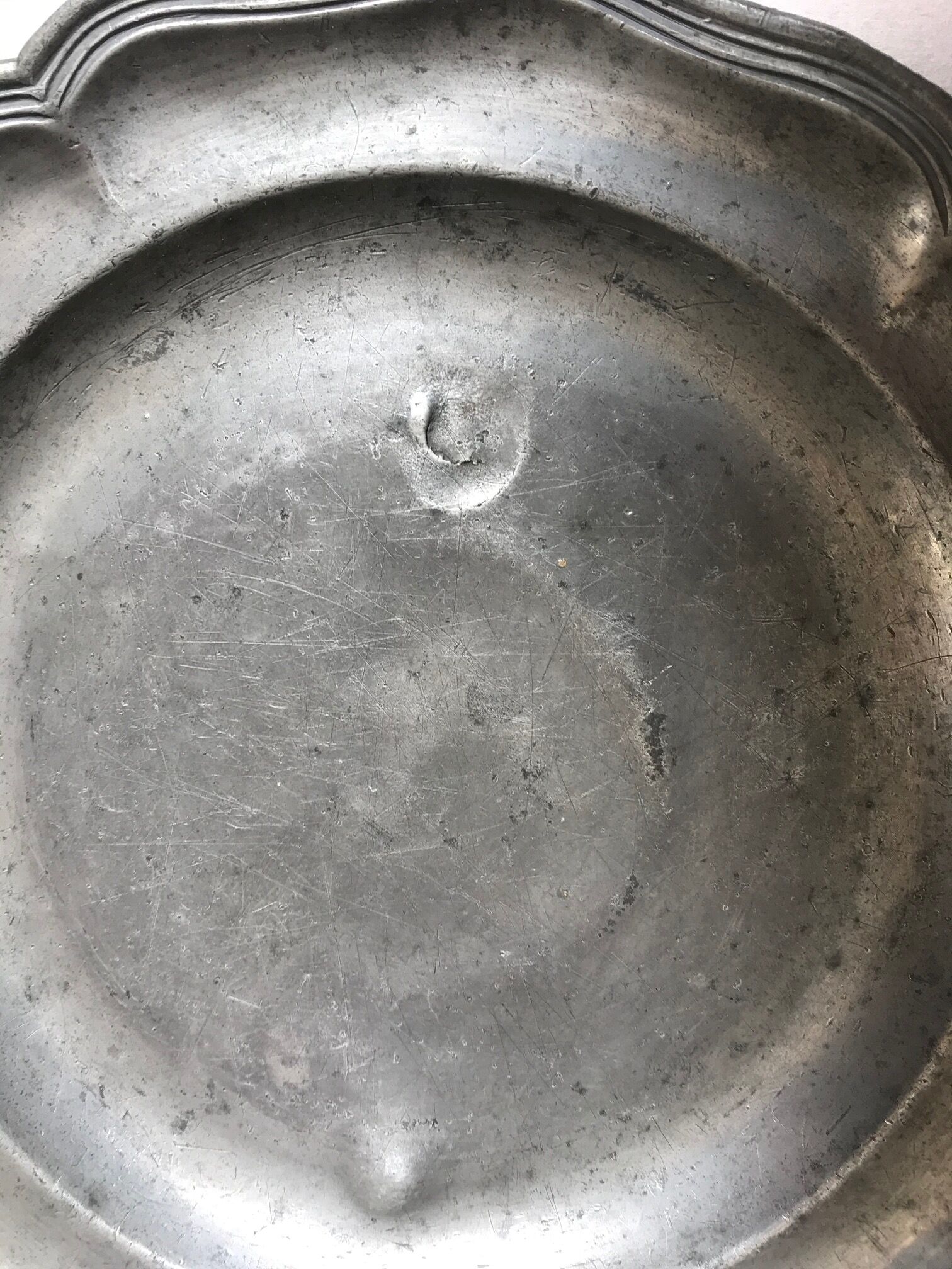 Assiettes en étain