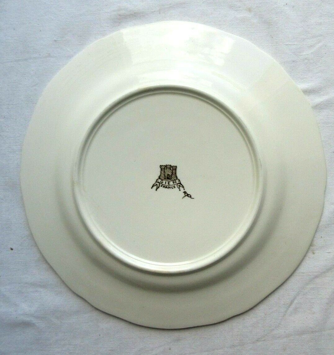 Plate signed gien, rambouillet model: the rabbit