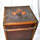 Malle carrée ancienne en bois, laiton et cuir - Coffre de voyage 1920 45cm