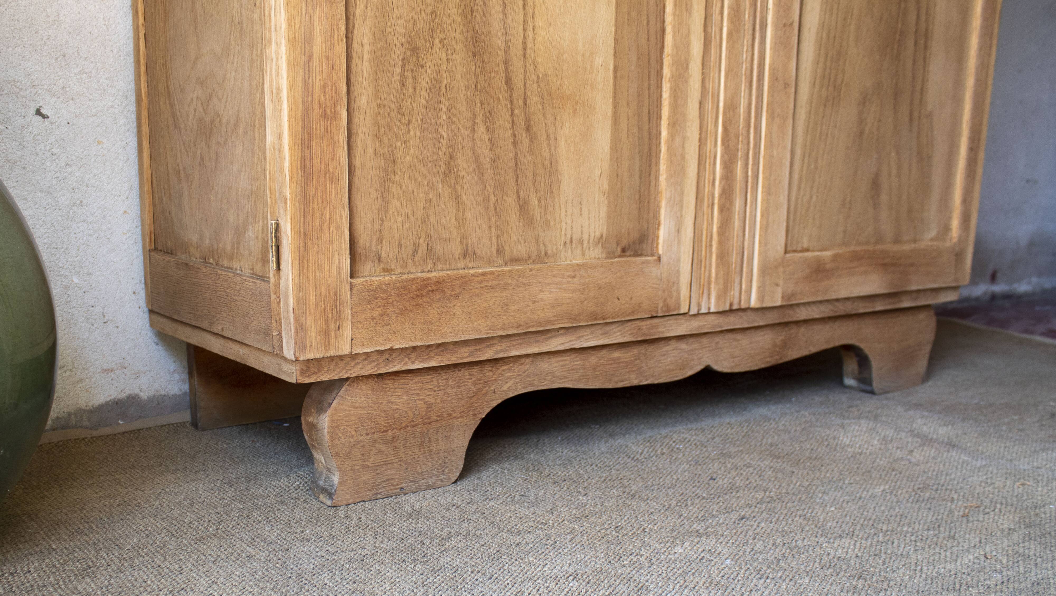 Parisian glass cabinet / Display cabinet