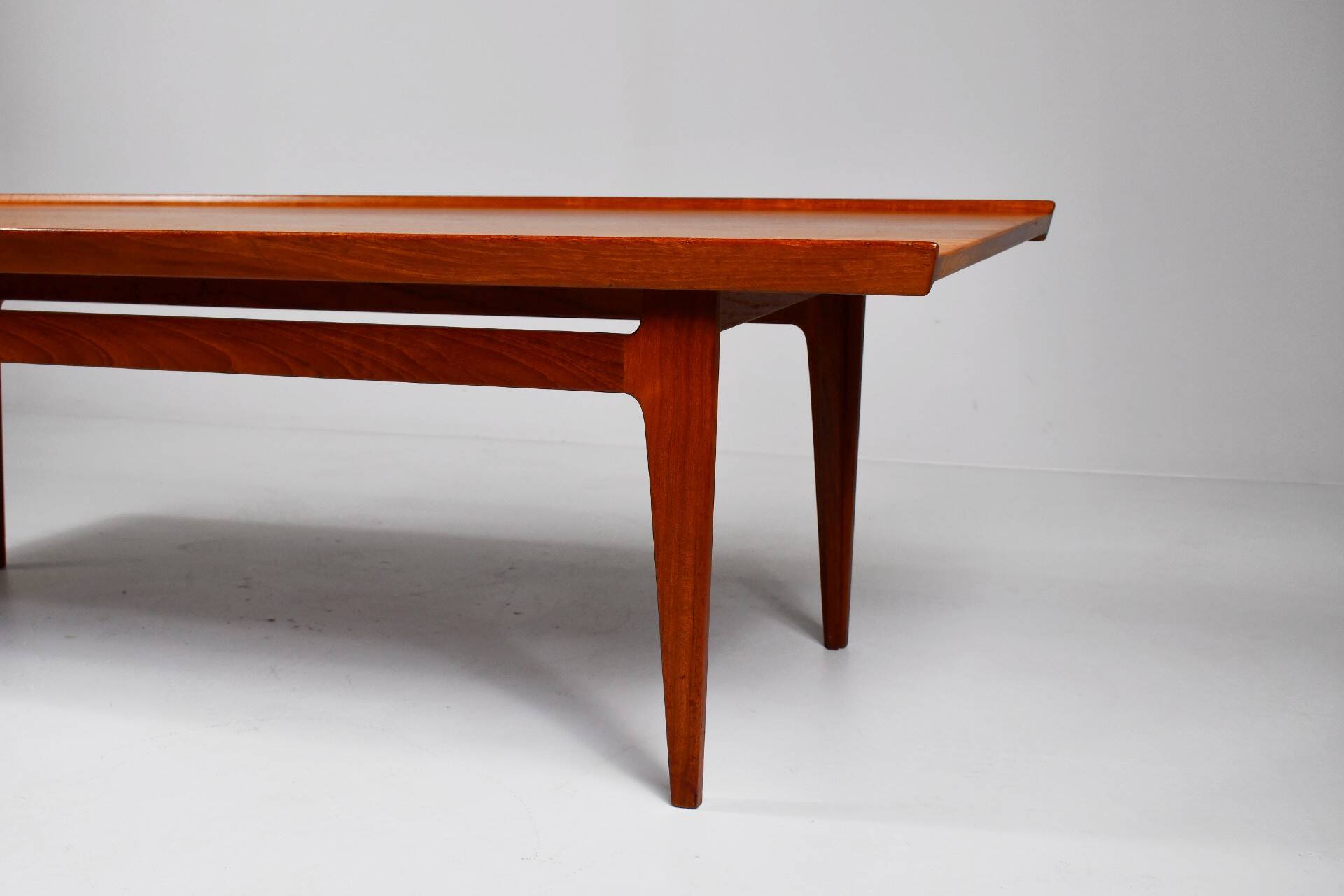 Finn Juhl coffee table FD532 for France & Son. Denmark, 1959