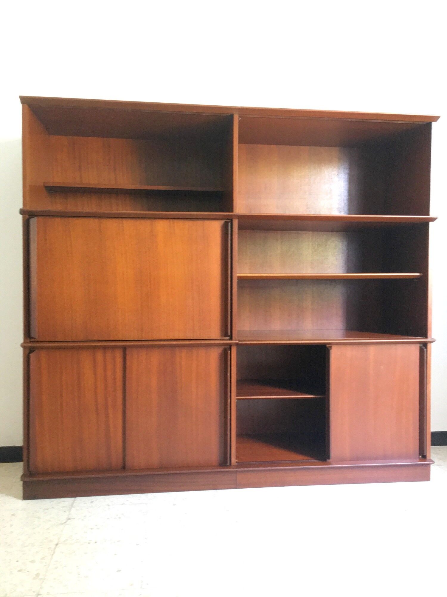 Vintage Oscar bookcase 60s