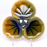 Compartmentalized plate in the shape of a Vallauris leaf