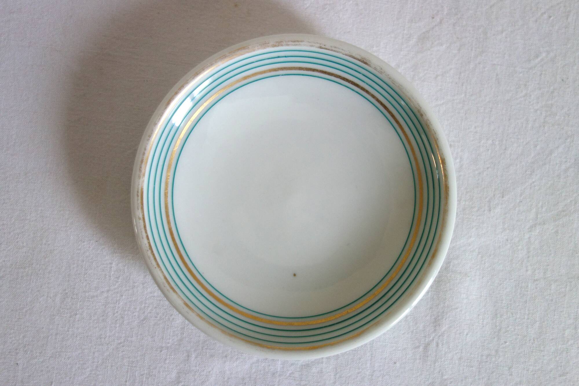 8 tasses brulot en porcelaine épaisse, fin XIXème
