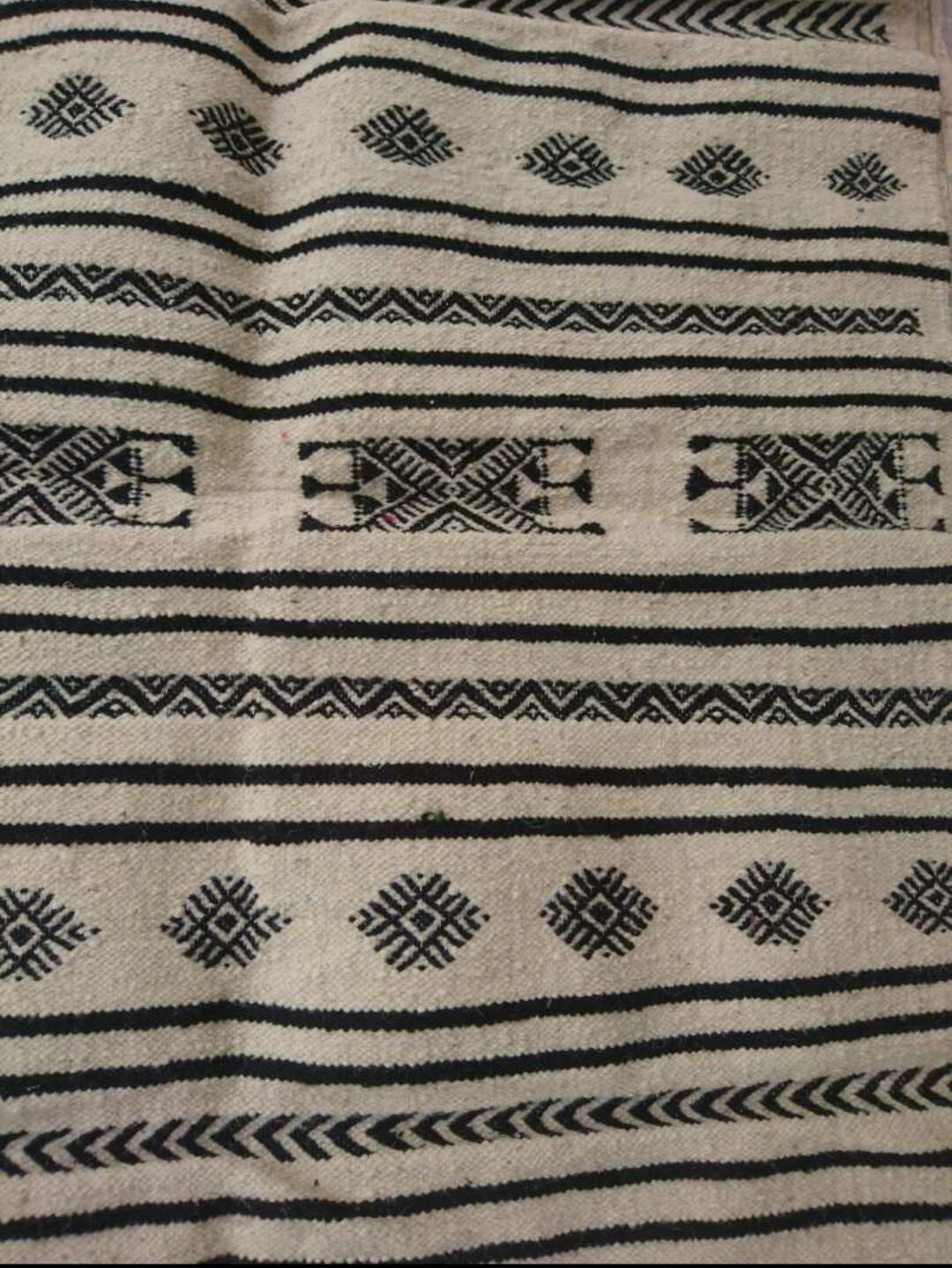 White and black berber kilim 100x150cm