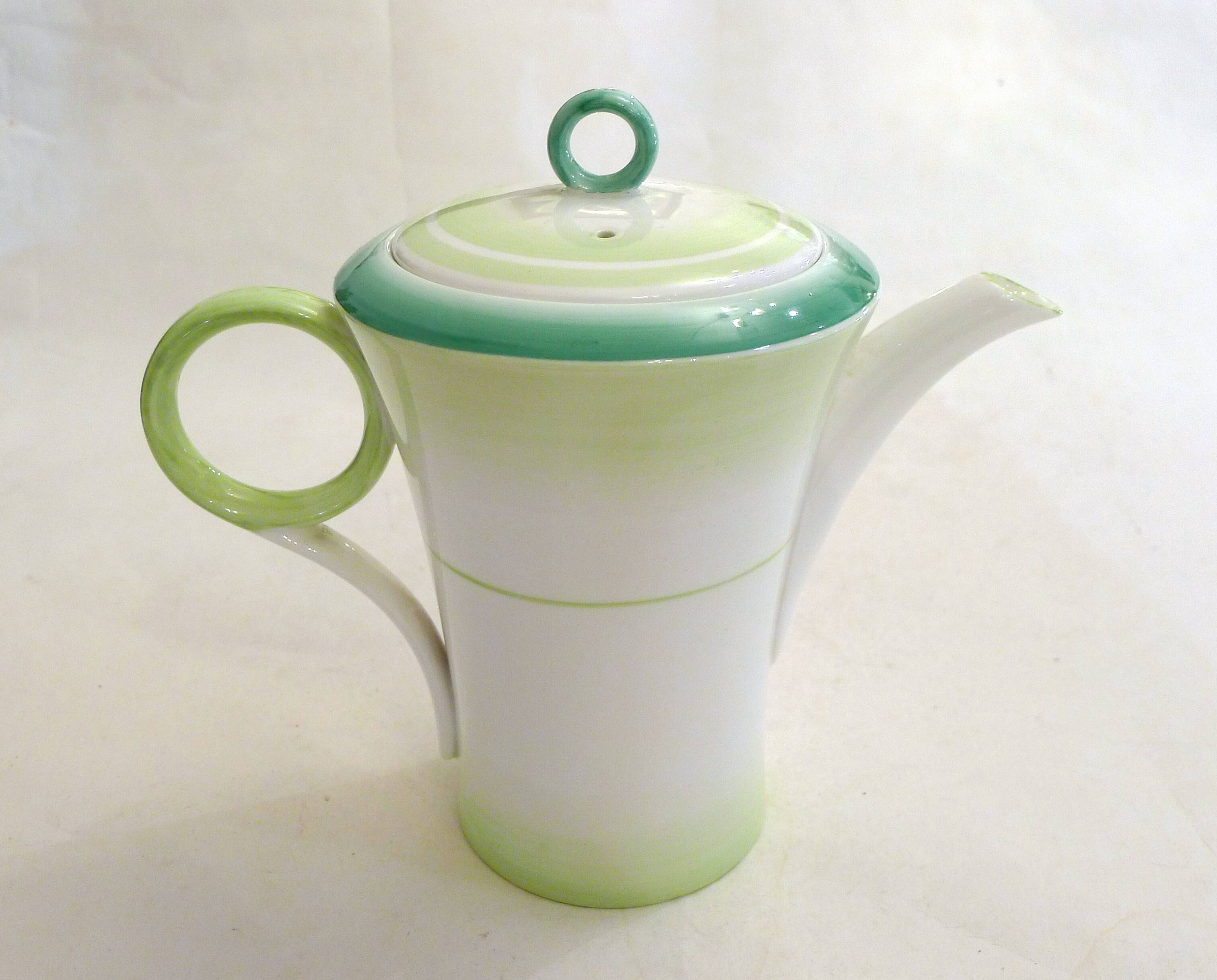 Art Deco English coffee service in porcelain from the 1930s.