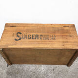 Wooden chest Singer