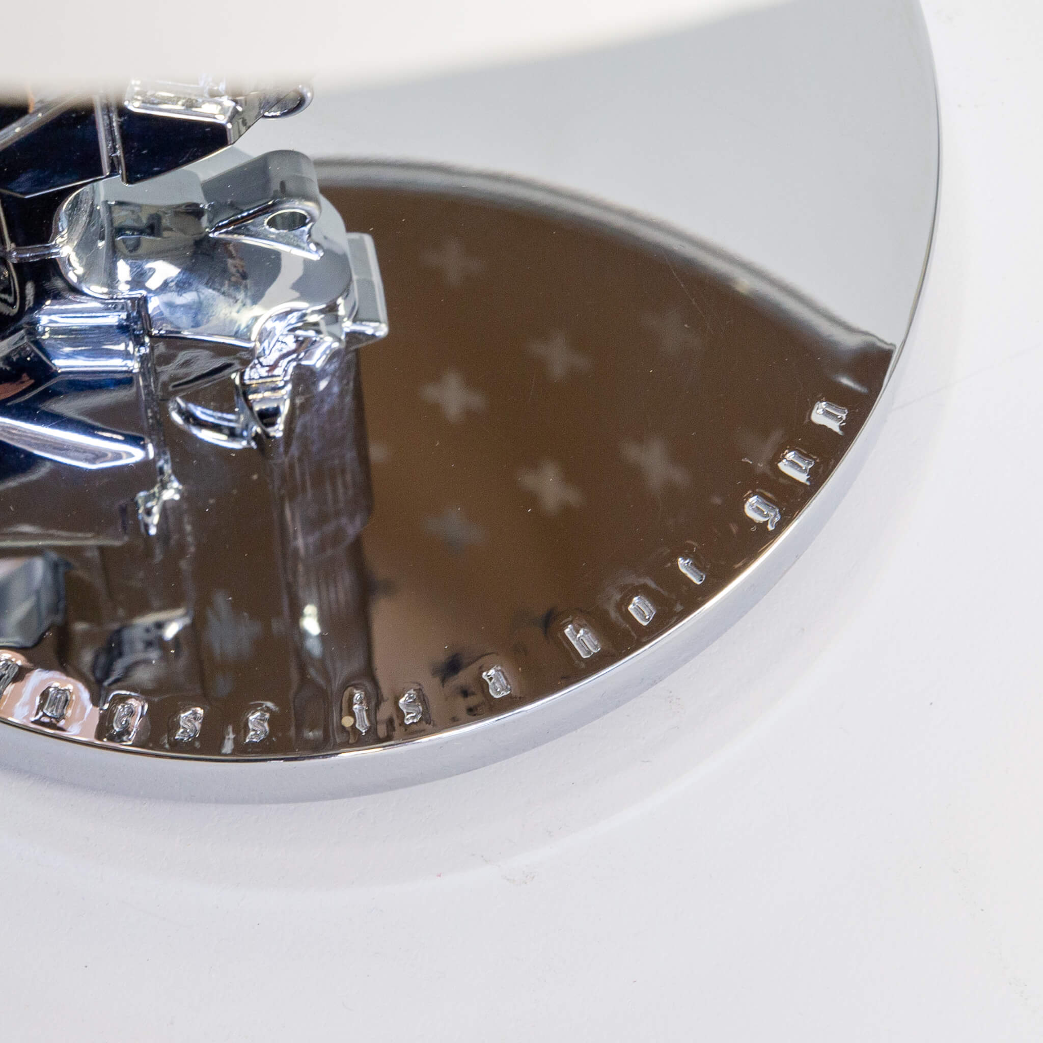 Philippe Starck ‘gun’ tablelamp for Flos