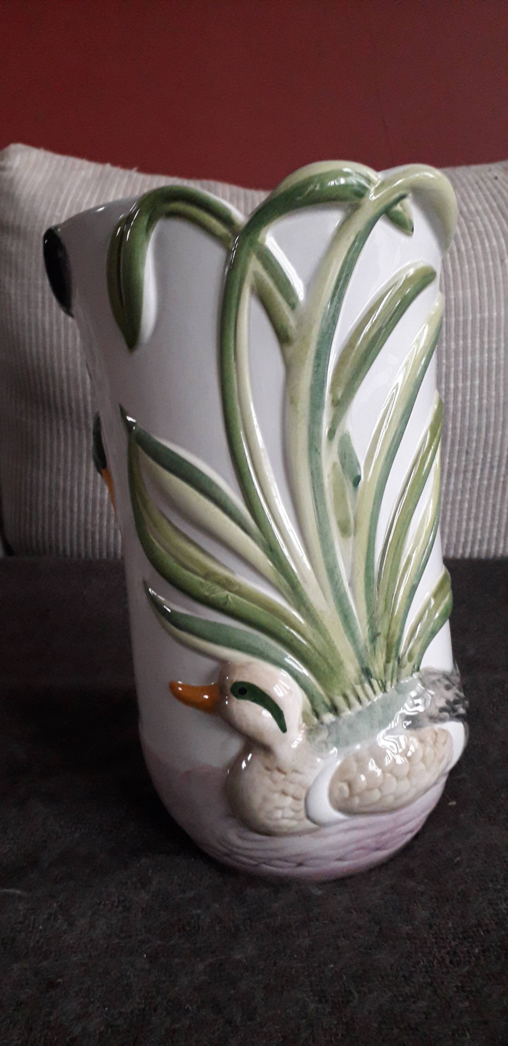 Large, very original vintage vase in slip