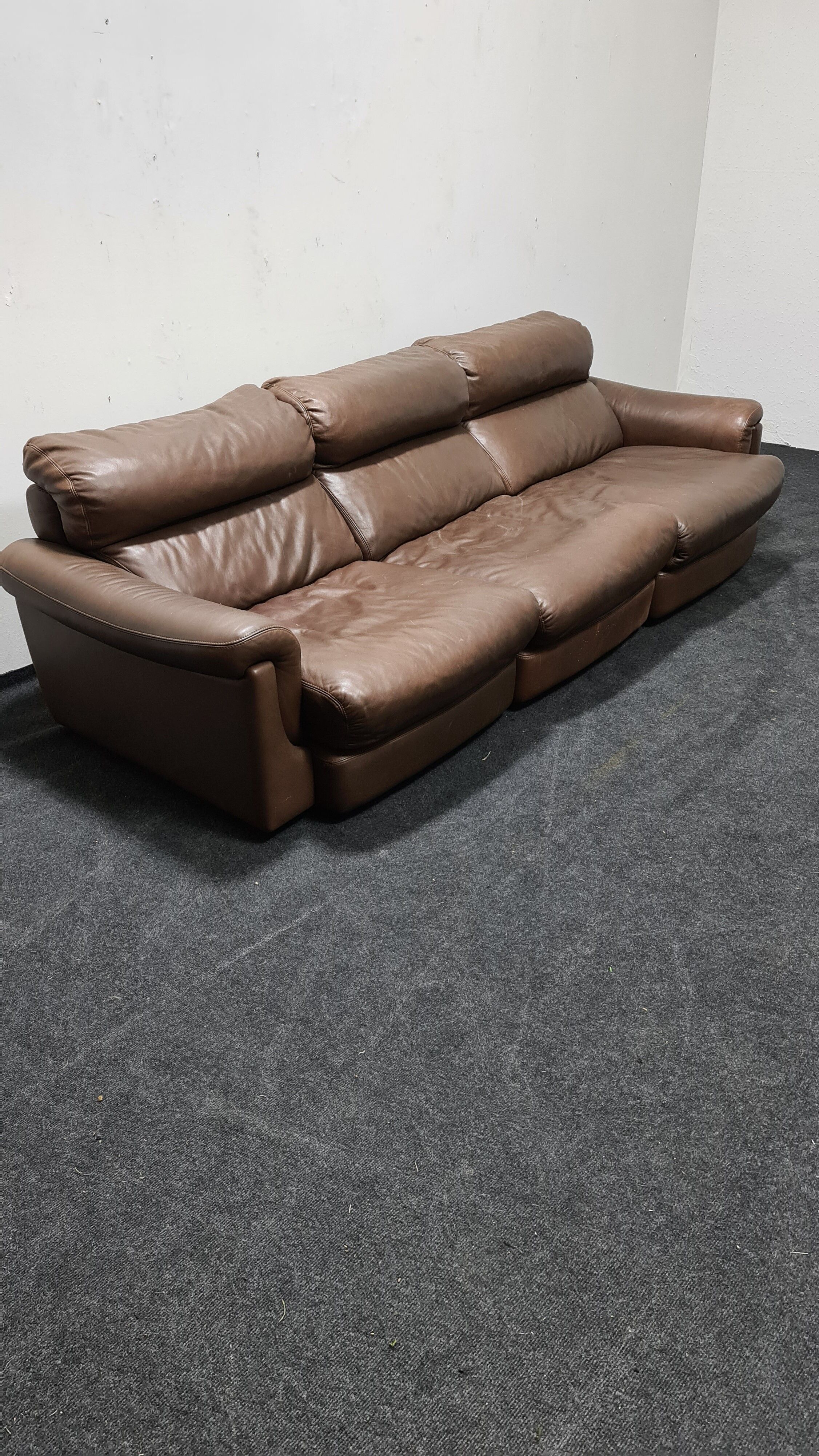 Canapé vintage en cuir brun par Rolf Benz