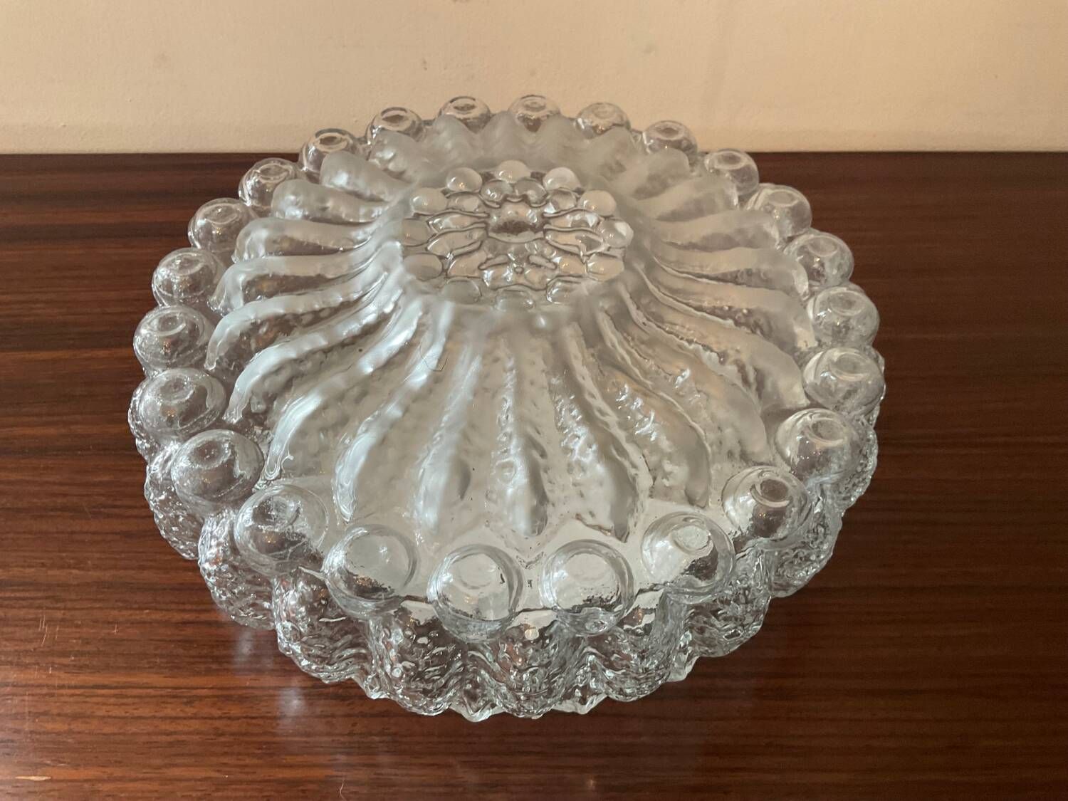 Vintage ceiling or wall light in molded glass from the 70s