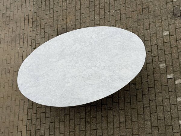 Table à manger ovale Knoll Tulip originale (244cm) en marbre de Carrare