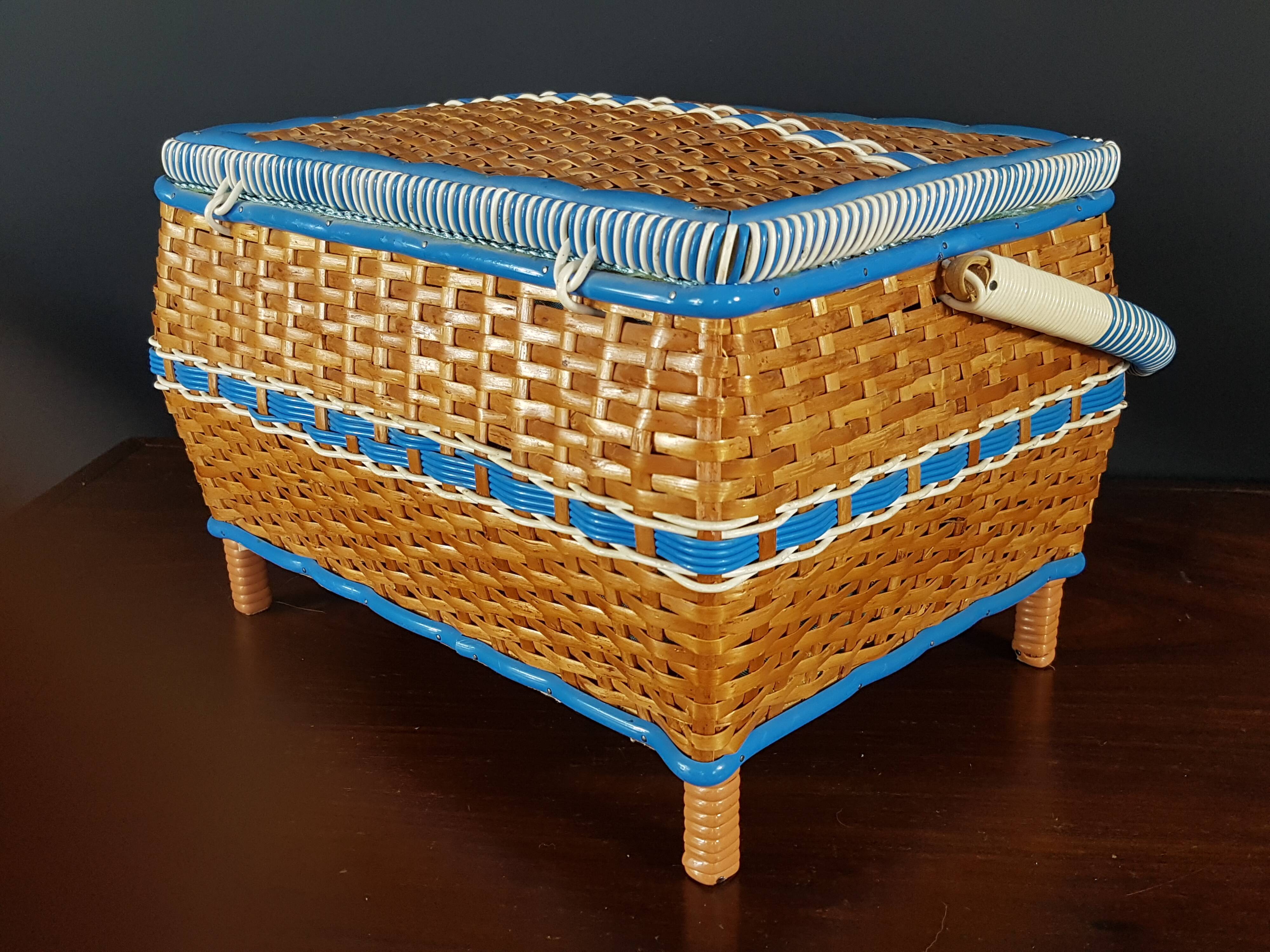 Vintage wicker sewing box 60