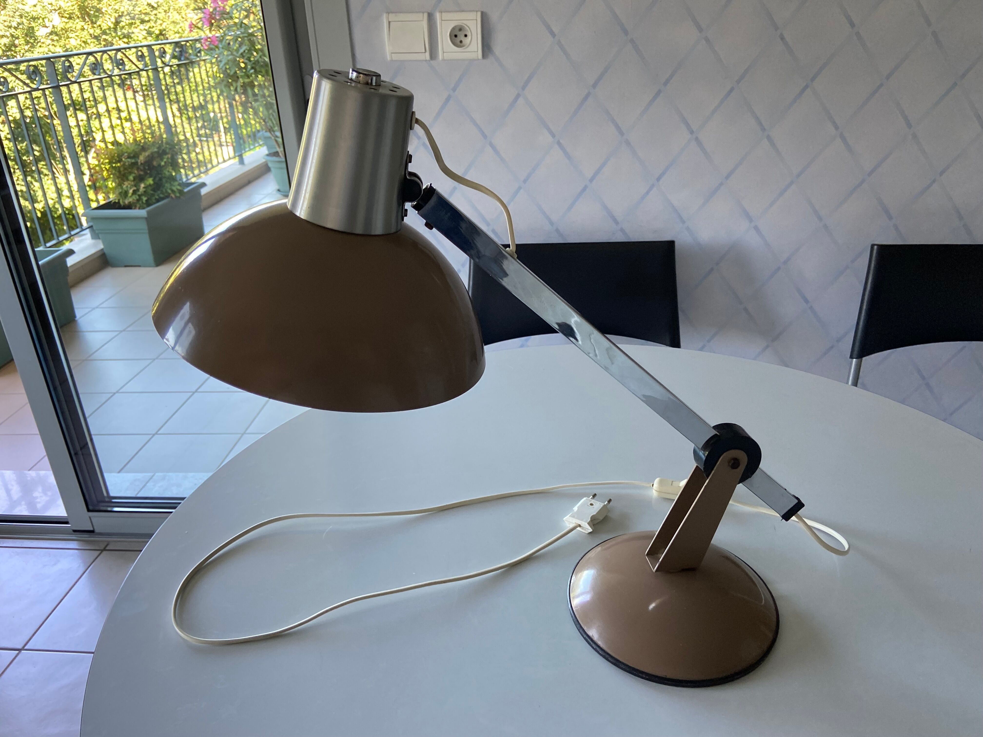Workshop lamp