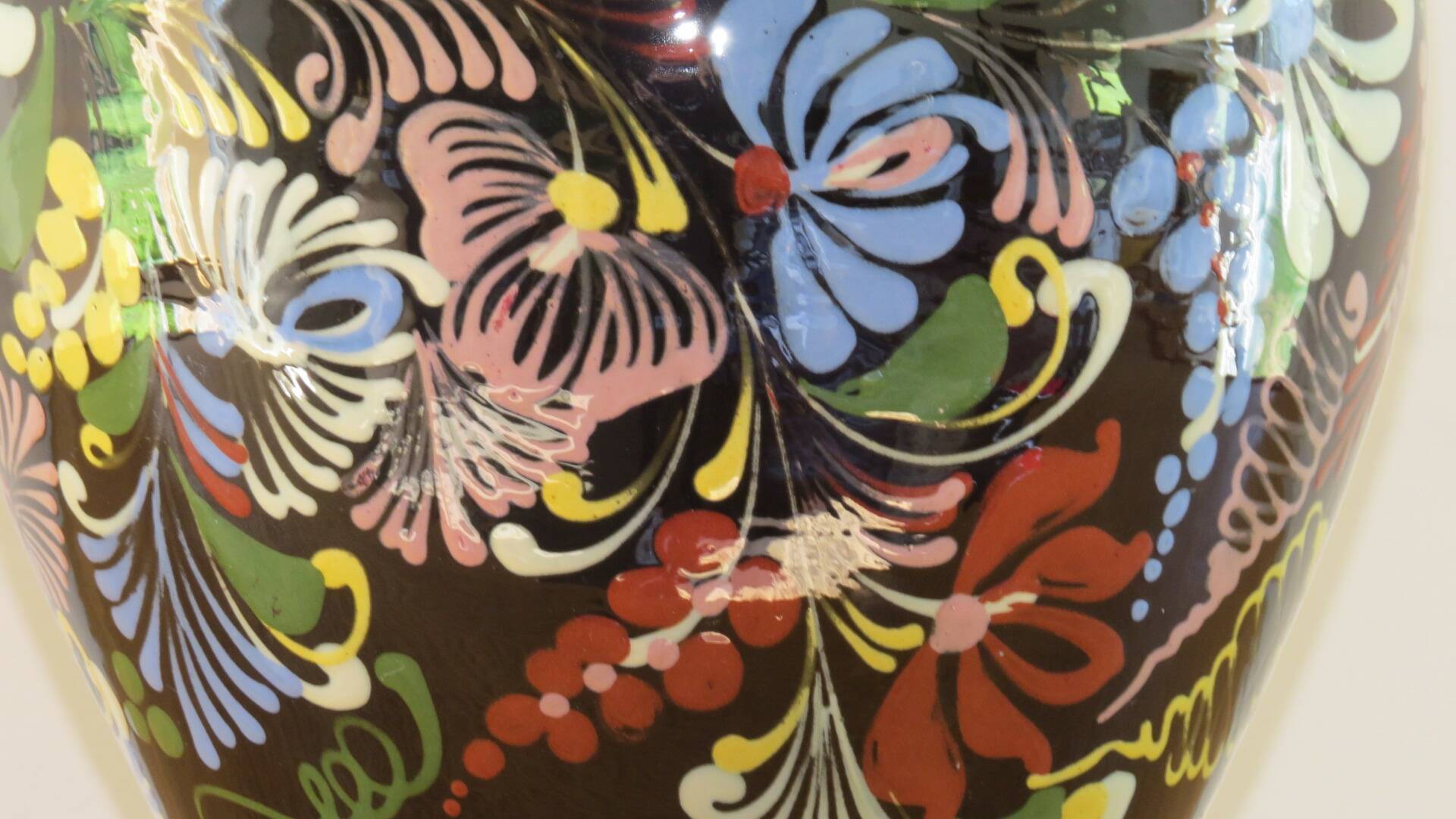 Hungarian vase early 20th century