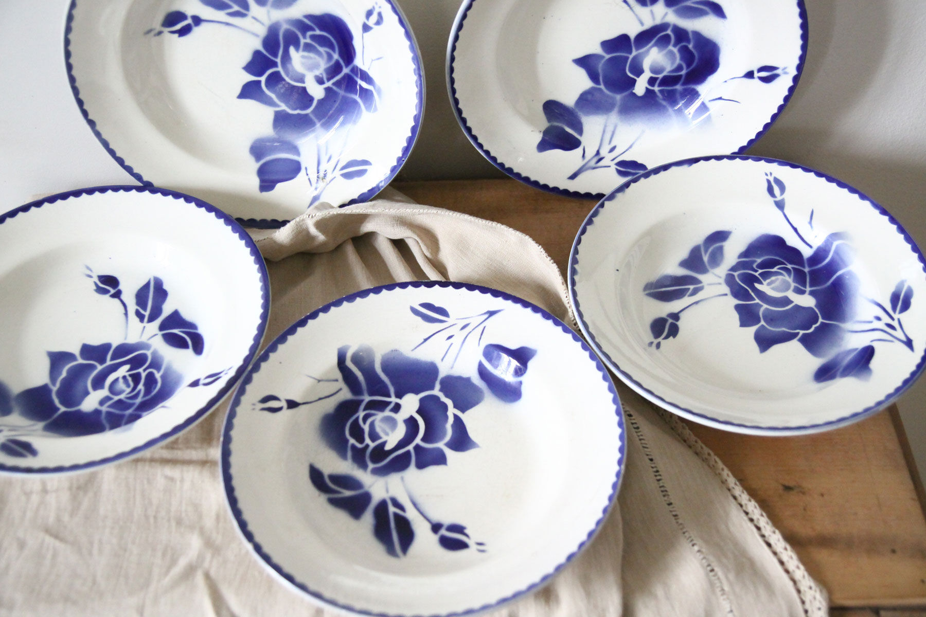Lot d'assiettes bleues Lonchamp
