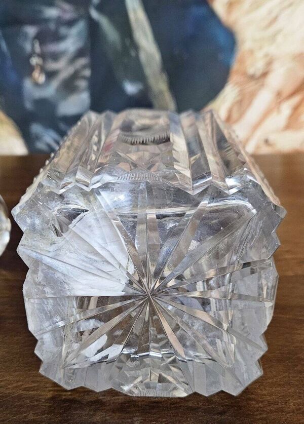 Carafe ancienne en cristal taillé – Monture en argent / époque Art Déco