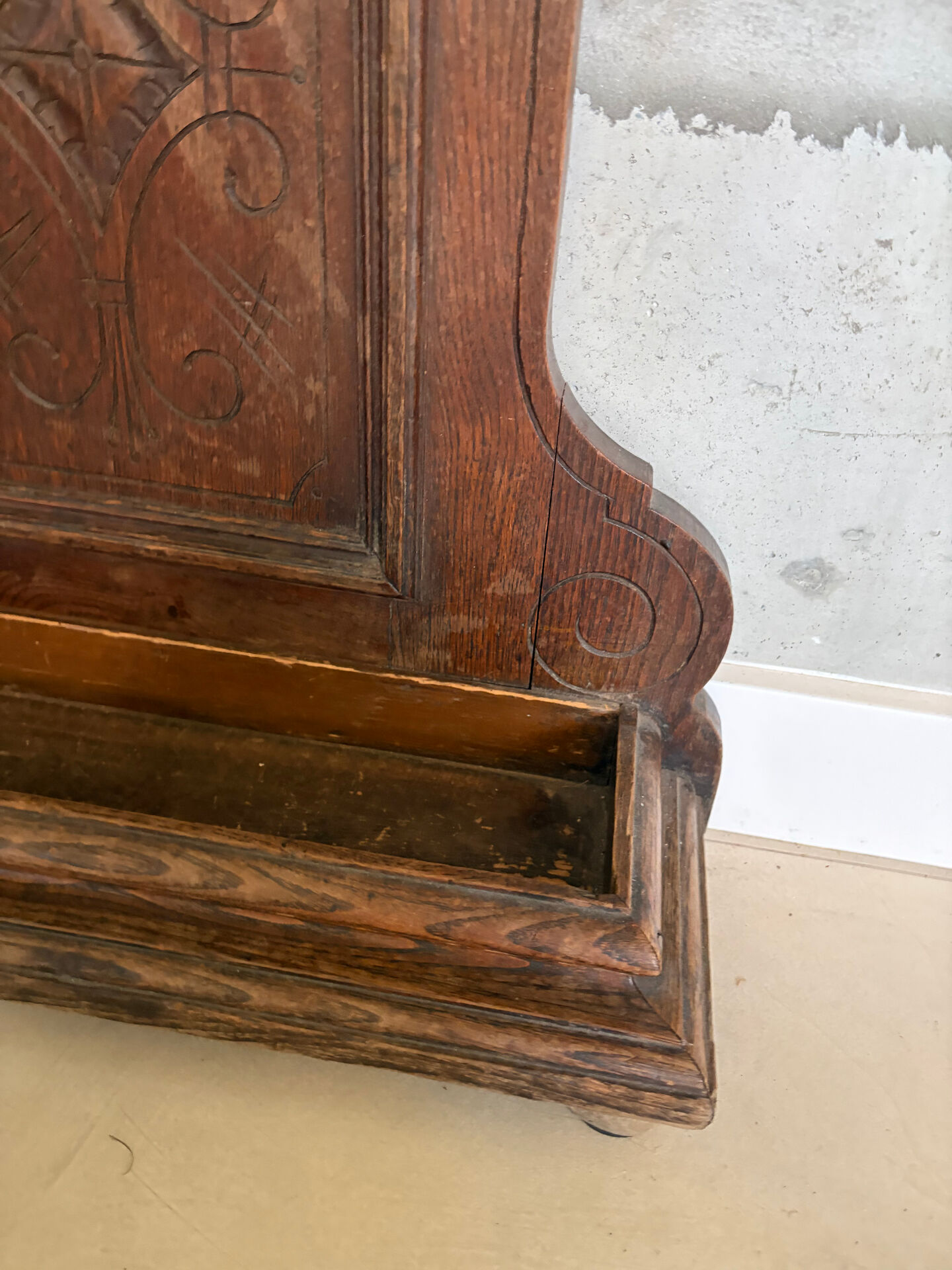 Antique oak carved coat stand, mirror and umbrella stand — late 19th century