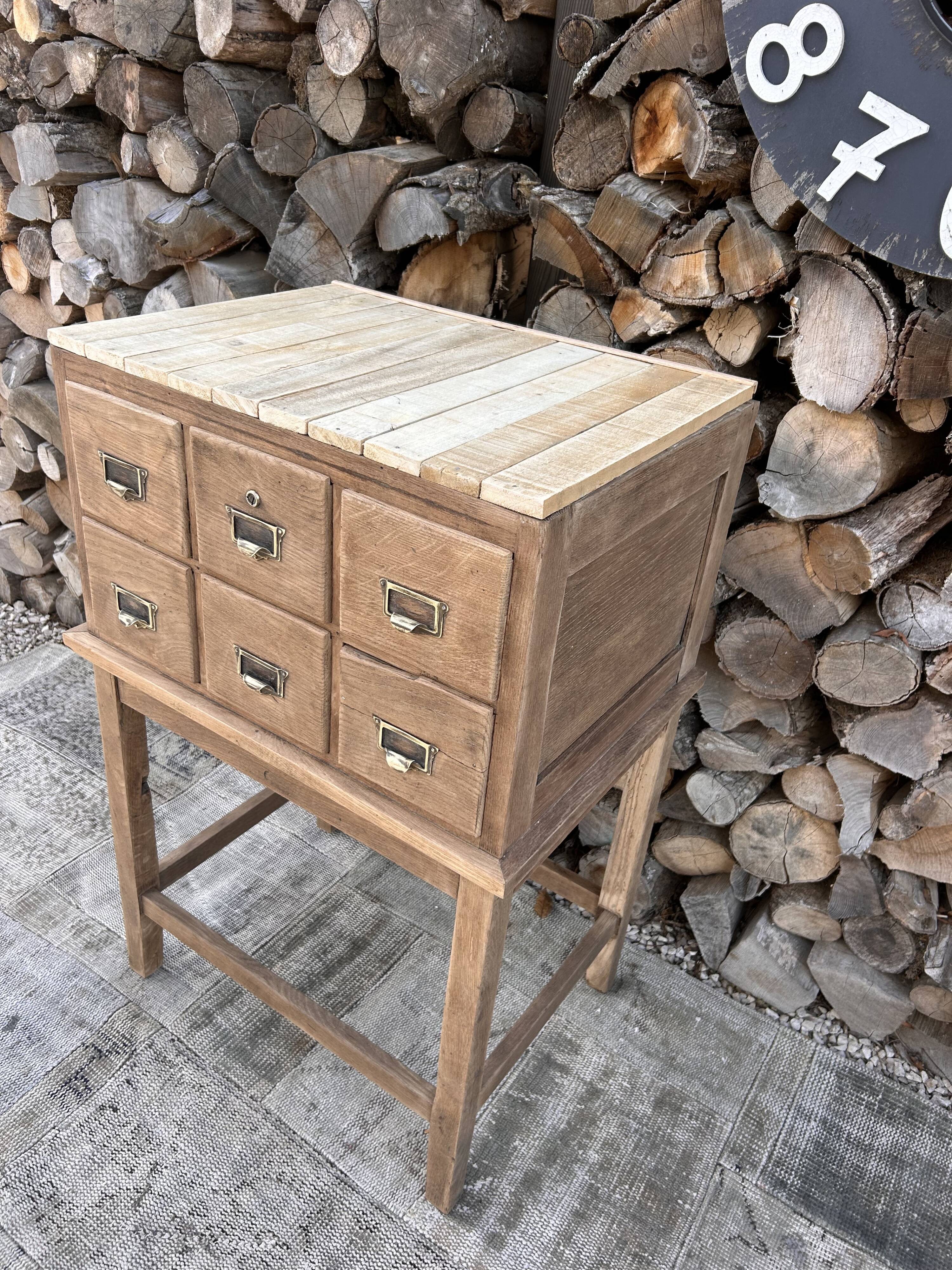 Meuble métier / Meuble à tiroirs