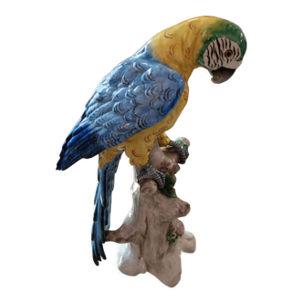 Porcelain macaw