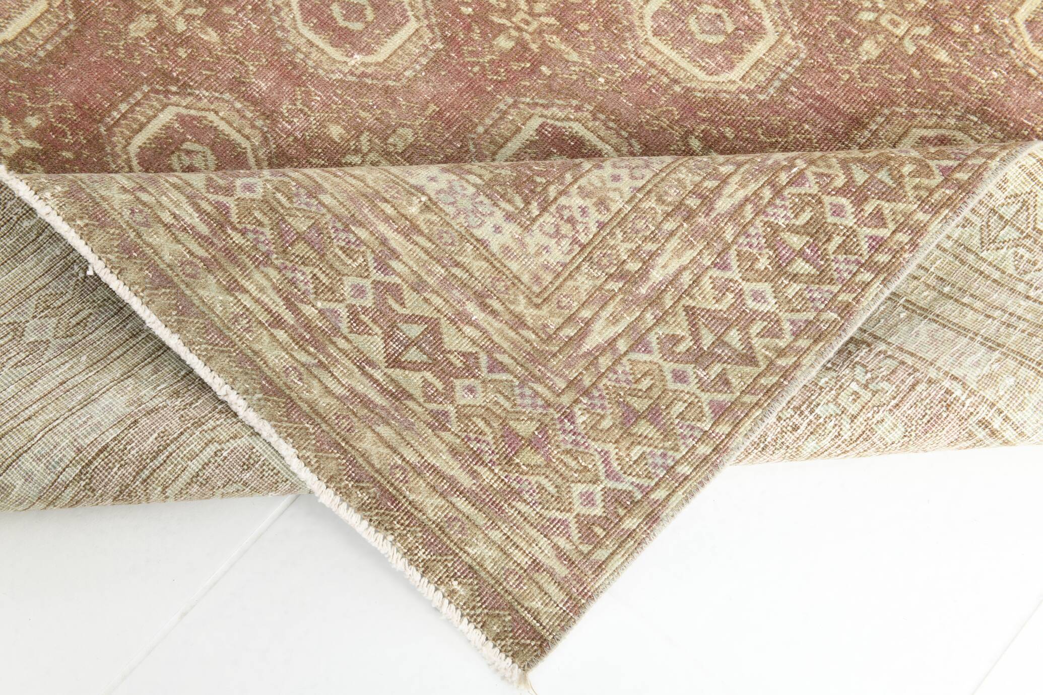 6x10 Dusty Rose & Brown Classic Persian Rug, 178x293Cm