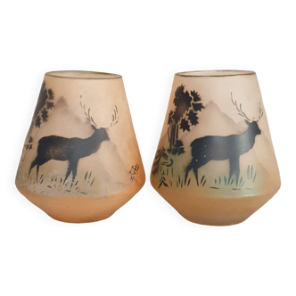 Vases à décor de cerf signés