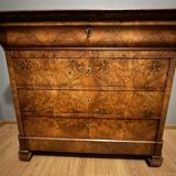 Chest of drawers in solid walnut