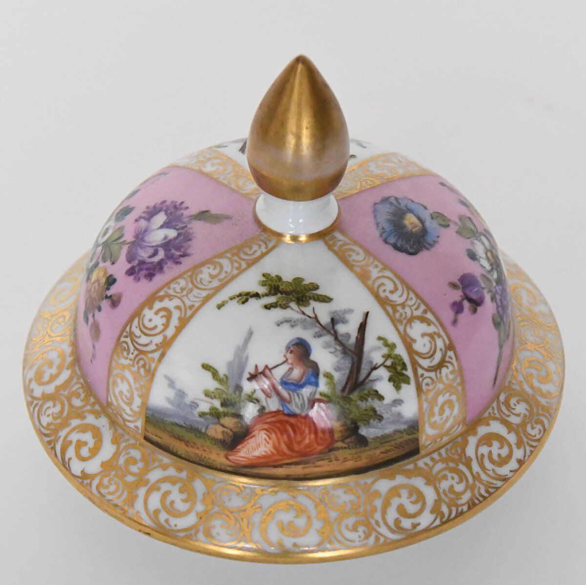 Pair of covered Dresden porcelain vases from Helena Wolfsohn's studio