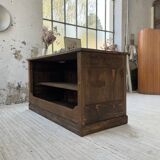 Central island trading counter in walnut