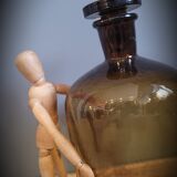 Apothecary bottle